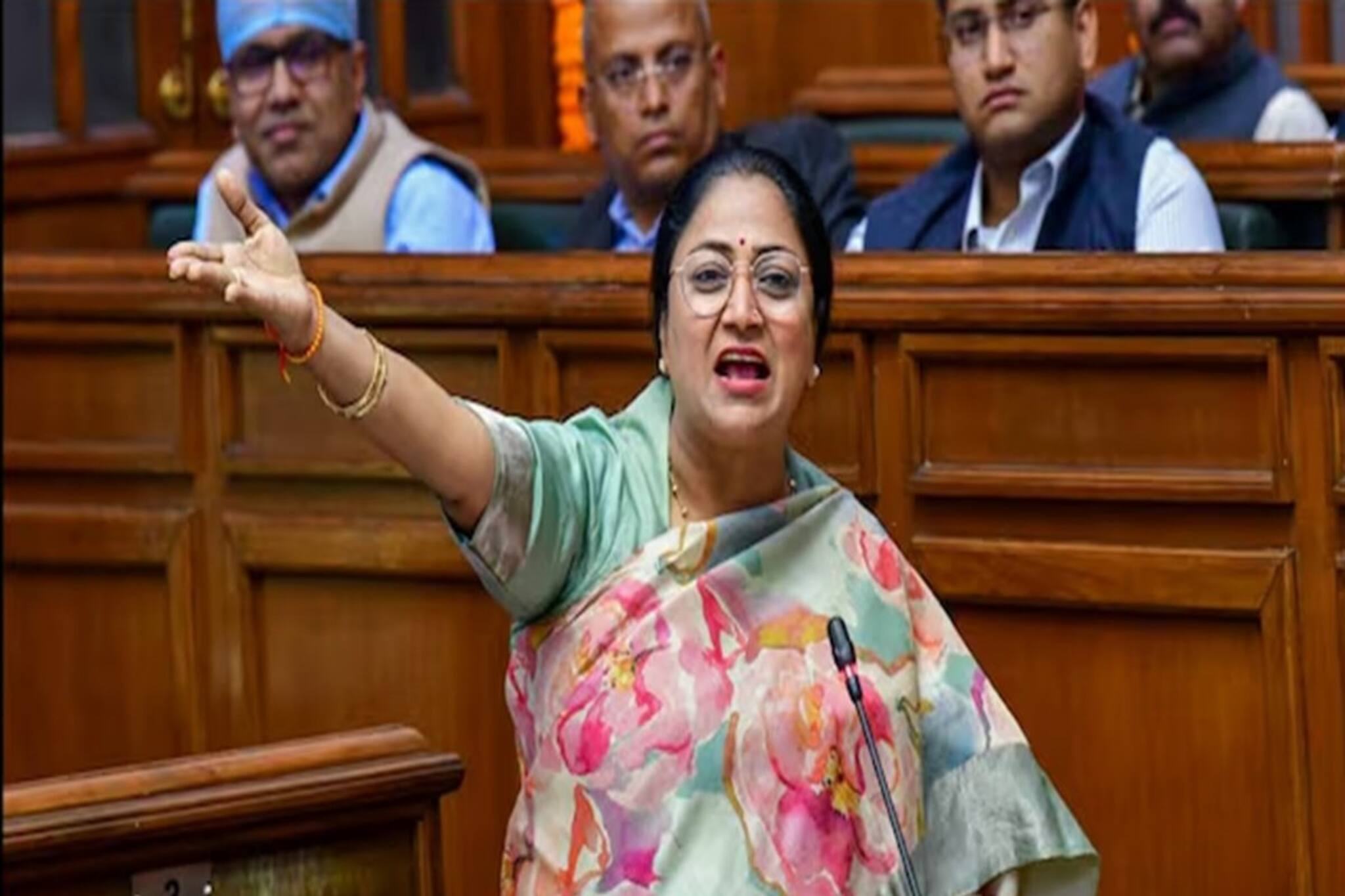 দিল্লিতেও 'লক্ষ্মীর ভাণ্ডার', মাসে কত টাকা পাবেন মহিলারা?নারী দিবসে বড় চমক বিজেপি সরকারের