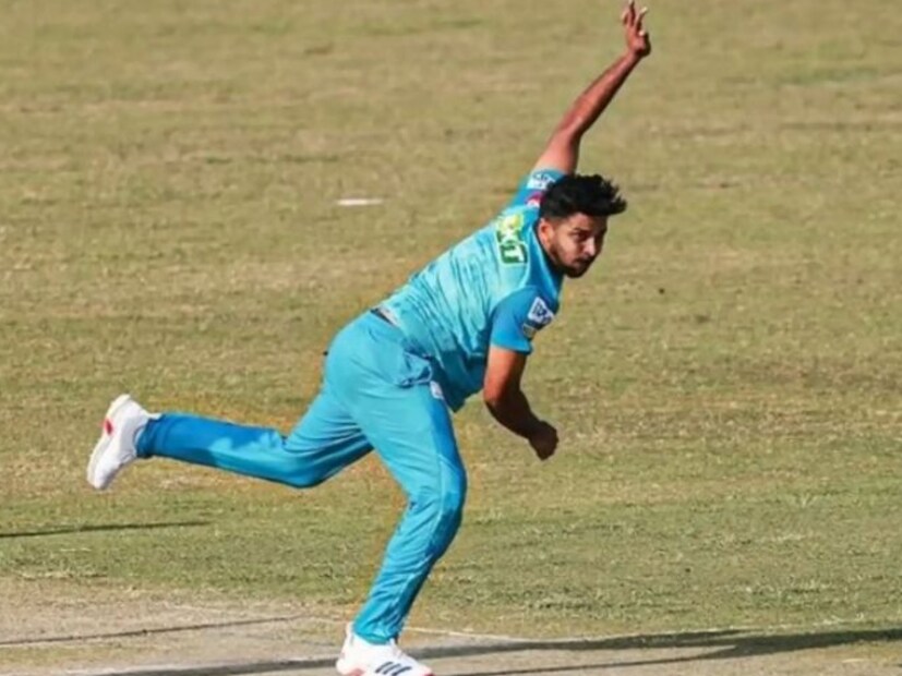 ২০২৫ সালে মেগা নিলামে দল পাননি শার্দুল ঠাকুর। কিন্তু সম্প্রতি সোশ্যাল মিডিয়ায় শার্দুলের বেশ কয়েকটি ছবি দেখা গিয়েছে। সেখানে লখনউয়ের জার্সি পরে রয়েছেন তিনি। তার পরেই জল্পনা শুরু হয়েছে। 
