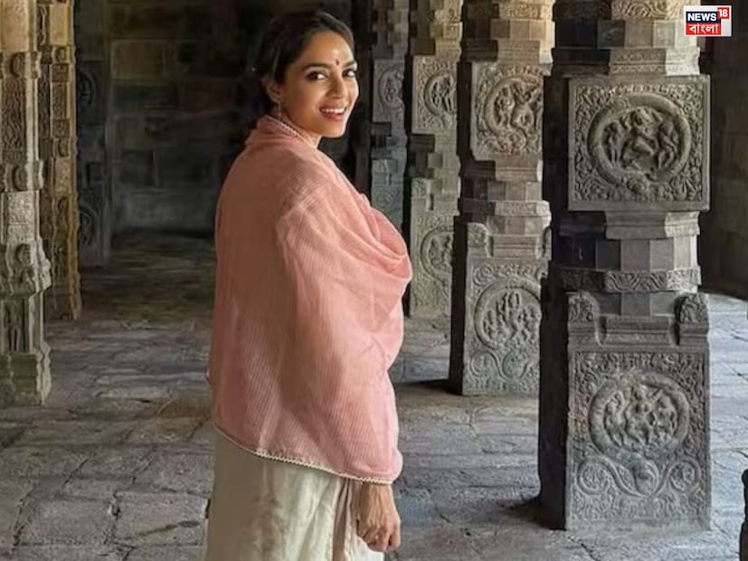নেহা ধুপিয়াকে দেওয়া সাক্ষাৎকারে অভিনেত্রী শোভিতা ধুলিপালার সঙ্গে মেড ইন হেভেনে তাঁর কো-স্টার জিম সর্ভও উপস্থিত ছিলেন। অভিনেত্রী বলেন, আমাকে রাতে ১১:৩০ টায় অডিশনের জন্য ফোন করা হয়েছিল, একটু ক্রিঞ্জ ছিল এবং আমি ভীত ছিলাম। 