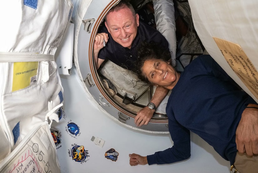 ৪. অ্যাকজিওম স্পেস (Axiom Space)- NASA-র সঙ্গে সম্পর্কিত এই প্যাকেজে প্রাথমিক ভাবে খরচ পড়ে ৫৫ মিলিয়ন ডলার। তবে এছাড়াও অতিরিক্ত কিছু খরচের ব্যাপার আছে। যেমন, ক্রু টাইম, মিশন প্ল্যানিং অ্যান্ড কমিউনিকেশনের জন্য সপ্তাহ পিছু ধার্য করা হয় ১০ মিলিয়ন ডলার, খাওয়ার জন্য দিন পিছু খরচ পড়ে ২০০০ ডলার।