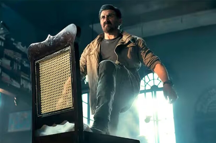 এই ছবি নিয়ে ইতিমধ্যে শুরু হয়েছে বিস্তর চর্চা। এই পরিস্থিতিতে অনেকেই বলছেন যে, সলমন খানের আসন্ন ছবি ‘সিকন্দর’ বড়সড় ক্ষতির মুখ দেখতে চলেছে। আগামী ২৮ মার্চ বড় পর্দায় মুক্তি পেতে চলেছে ‘সিকন্দর’। অন্যদিকে সানি দেওলের ‘জাত’ মুক্তি পাচ্ছে আগামী ১০ এপ্রিল। 