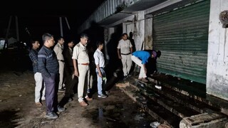 বন্ধ রাইস মিলে চলছিল কিসের কারবার! অভিযানে গিয়ে চোখ কপালে পুলিশের বন্ধ রাইস মিলে চলছিল কিসের কারবার! অভিযানে গিয়ে চোখ কপালে পুলিশের