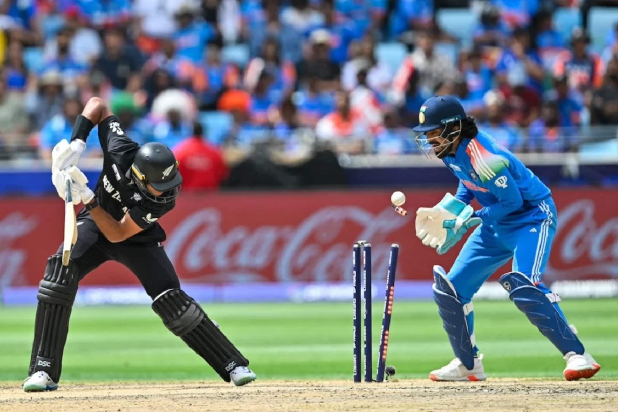 রবীনা ট্যান্ডনের 'হবু জামাই' আজ হিট! চ্যাম্পিয়ন্স ট্রফি ফাইনালে দেখালেন 'মায়াজাল'