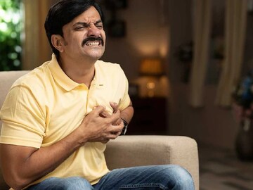 শিরা-ধমনী বেয়ে চলে যায় হৃদযন্ত্রে, এই ৭ 'লক্ষণ'...! হলেই বুঝবেন 'হার্ট ব্লক' হচ্ছে!