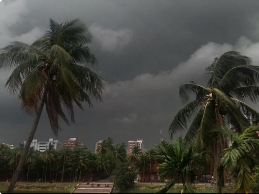 রবিবার এবং সোমবার দক্ষিণবঙ্গের অন্যান্য জেলার মতই পূর্ব মেদিনীপুর জেলায় বজ্র-বিদ্যুৎ-সহ ঝড় বৃষ্টি হয়েছে। তবে ঝড়ো হওয়ার গতিবেগ কম। হাওয়া অফিসে রিপোর্টে জানা যায় মঙ্গলবার থেকে আগামী দু তিন দিন উপকূলবর্তী এই জেলায় বজ্র-বিদ্যুৎ সহ বৃষ্টি এবং ঝড়ের কমলা সর্তকতা জারি করেছে হাওয়া অফিস।