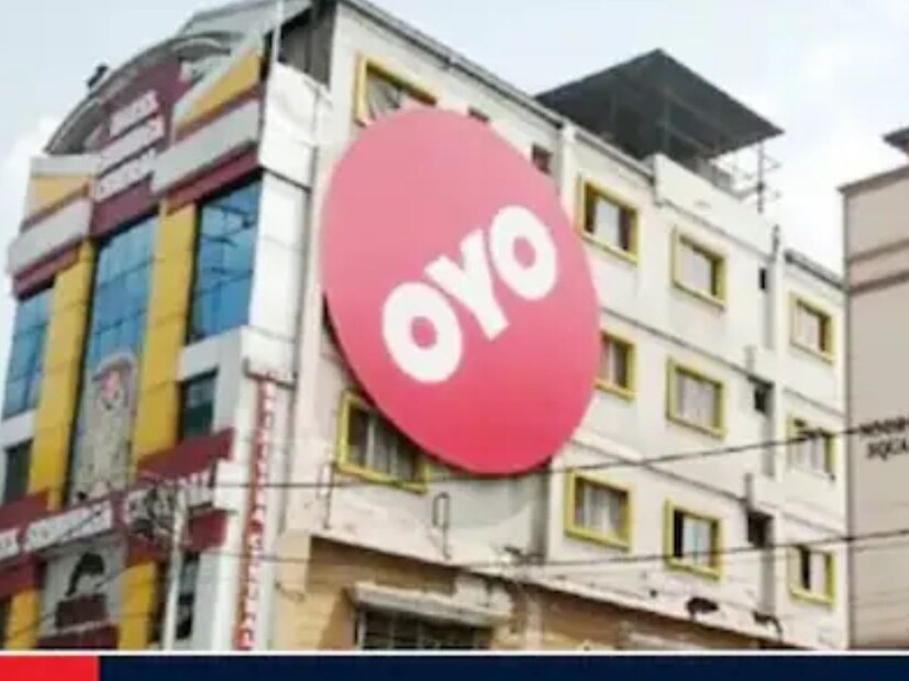 তাদের দু'জনের বিরুদ্ধেই অভিযোগ রয়েছে যে তারা দুর্বল মহিলাদের অর্থের প্রলোভন দেখিয়ে ব্যক্তিগত লাভবান হয়েছেন এবং তারপর তাদের জন্য ঘরের ব্যবস্থা করে পতিতাবৃত্তিতে ঠেলে দিয়েছেন।