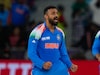 বিতর্কের মাঝেই 'কাপ' নিয়ে ছবি বরুণের, পাকিস্তানের 'মুখে ঝামা ঘষে' দিলেন ভারতীয় তারকা!