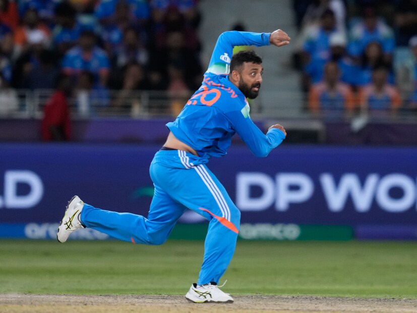এবার ফাইনালে ফের একবার বরুণের মোকাবিলা করতে হবে নিউজিল্যান্ড ব্যাটারদের। বরুণকে নিয়ে তারা যে চিন্তিত ও মিস্ট্রি স্পিনারকে খেলার জন্য আলাদা রণনীতি তৈরি করছেন তা মেনে নিয়েছেন নিউজিল্যান্ড কোচ।