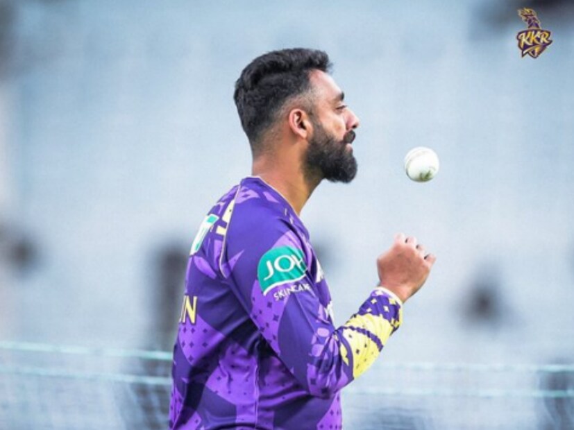 আইপিএলের মাঝেই হঠাৎ কলকাতা নাইট রাইডর্স দল থেকে বেরিয়ে চেন্নাইতে গেলেন তারকা মিস্ট্রি স্পিনার বরুণ চক্রবর্তী। সেই ছবি শেয়ার করলেন নিজেই। (Photo Courtesy- KKR X)