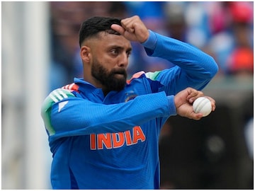 নতুন বিশ্বরেকর্ড বরুণ চক্রবর্তীর,যা পারেনি কোনও ভারতীয় বোলার,সেই নজির মিস্ট্রি স্পিনারের নতুন বিশ্বরেকর্ড বরুণ চক্রবর্তীর,যা পারেনি কোনও ভারতীয় বোলার,সেই নজির মিস্ট্রি স্পিনারের