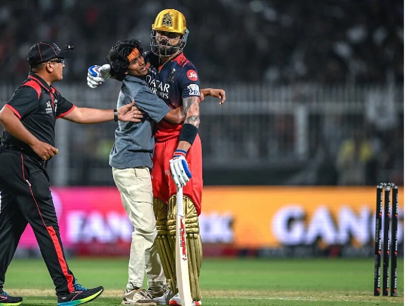 বিরাট কোহলি খেলতে যাচ্ছেন বিদেশের ফ্র্যাঞ্চাইজি লিগে! কিন্তু বিসিসিআই কি তাতে রাজি হবে! মঙ্গলবার কোহলির খবর ছড়িয়ে পড়তেই এই প্রশ্নটা অনেকের মাথায় এসেছিল। 