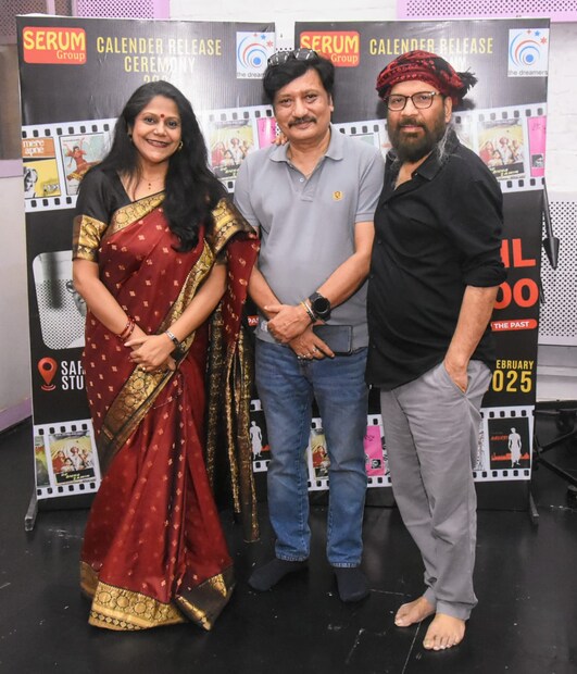 অসংখ্য কালজয়ী গানের জন্ম এই রেকর্ডিং স্টুডিওতেই । এই বছর কিংবদন্তি সুরকার -গীতিকার সলিল চৌধুরীর জন্ম শতবর্ষ। সেই উপলক্ষে সেরাম গ্রুপ নিবেদন করলেন 'সলিল অ্যাট হান্ড্রেড' এক বিশেষ দেওয়াল ক্যালেন্ডার। উদ্যোগে দ্যা ড্রিমার্স মিউজিক পিআর এজেন্সির কর্ণধার সুদীপ্ত চন্দ। কখনও সন্দেশ পত্রিকার প্রচ্ছদ, কখনও বা সোনার কেল্লা পঞ্চাশ বছর, কখনও সৌমিত্র চট্টোপাধ্যায় তো কখনও উত্তম কুমার, দ্যা ড্রিমার্স মিউজিক পিআর এজেন্সির ক্যালেন্ডারে সবসময়ই থাকে এক স্মৃতিমেদুরতার হাতছানি।