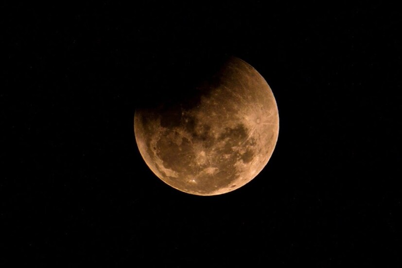 ভারতীয় সময় অনুযায়ী গ্রহণের সময়কালে উপছায়া স্পর্শ সকাল ৯টা ২৬ মিনিটে। গ্রহণ স্পর্শ শুরু সকাল ১০টা ৩৯ মিনিটে। পূর্ণগ্রাস শুরু হবে সকাল ১১টা ৫৬ মিনিটে।