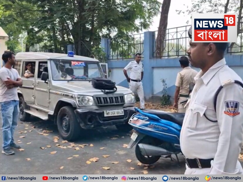 শুক্রবার দোলের দিন একসঙ্গে মদ্যপান করতে বসেন, বাড়িতে থাকা দুজন। সূত্রের খবর, সেখানেই পুরনো কথা উঠে ঝামেলা তৈরি হয় বরুণ ও গোপীনাথের মধ্যে। মুহূর্তের বচসা পৌঁছয় রক্তারক্তিতে। এলোপাথাড়ি ছুরি দিয়ে আঘাত চলে মুহুর্মুহু।