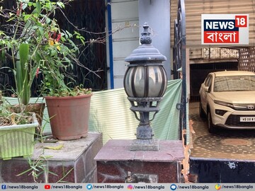 PK Banerjee House: ‘আমি চুরি করিনি…’ আদালতে নিয়ে যাওয়ার পথে বিস্ফোরক দাবি ধৃত ড্রাইভারের! পিকের বাড়িতে খুনের ঘটনায় নয়া মোড় PK Banerjee House: ‘আমি চুরি করিনি…’ আদালতে নিয়ে যাওয়ার পথে বিস্ফোরক দাবি ধৃত ড্রাইভারের! পিকের বাড়িতে খুনের ঘটনায় নয়া মোড়