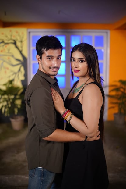 ছবির শ্যুটিং হয়েছে কলকাতা শহরে। ছবিতে মিউজিক এর দ্বায়িত্বে রয়েছেন প্রীতম দেব। চলতি বছরে প্রযোজক অমিত সিনহা এর প্রযোজনাতে "অ্যাম্পল ড্রিমস ডেভেলপারস" এর ব্যানারে মুক্তি পাবে এই ছবি।