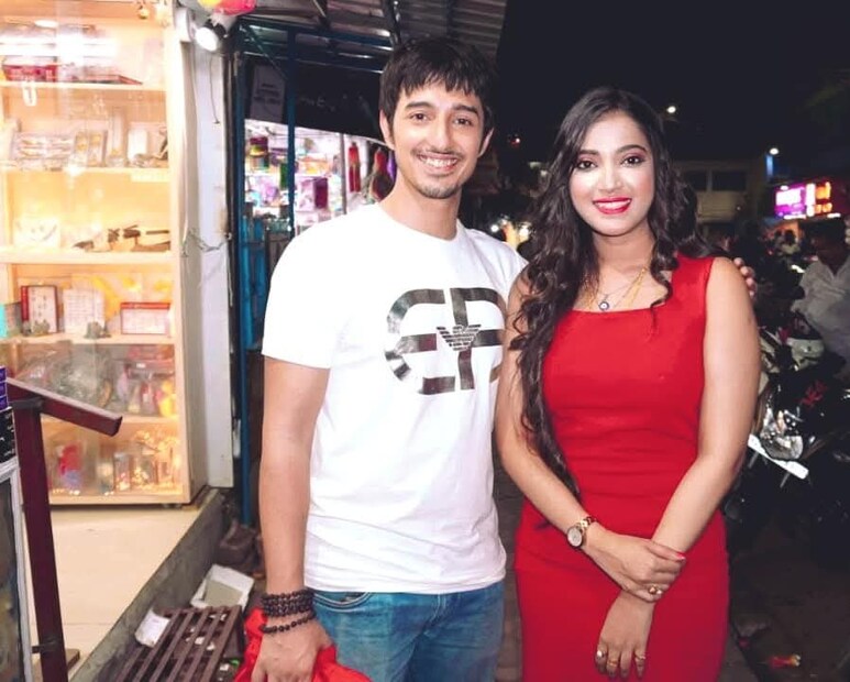 নতুন থ্রিলার ছবিতে জুটিতে শুভঙ্কি ধর ও আরিয়ান ভৌমিক। ছবির নাম "স্লেয়ার"। প্রকাশ্যে ছবির ফার্স্টলুক। এই ছবির পরিচালনার দ্বায়িত্বে রয়েছেন পরিচালক দ্বৈপ্যন এম। "স্লেয়ার" হল এমন একটি মনিস্তাত্ত্বিক থ্রিলার ছবি যা একজন ডাক্তারের উপর ভিত্তি করে তৈরি এবং কিভাবে তার জীবন ভয়াবহ পরিস্থিতির মুখোমুখি হওয়ার পর কঠিন মোড় নেয়।