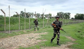 সীমান্তে বড় টেনশন, BSF-র চোখের সামনে চোরাচালেন, এবার কী হবে? আশঙ্কার কালো মেঘ
