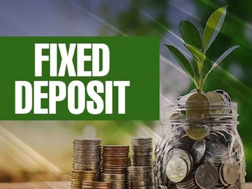 YES Bank-এর নতুন Fixed Deposit সুদের হার - YES Bank-এর ক্ষেত্রে FD-এর সুদের হার তুলনামূলকভাবে বেশি রাখা হয়েছে। স্বল্পমেয়াদী FD-এর জন্য ৩% থেকে ৫% পর্যন্ত সুদের হার পাওয়া যাবে।