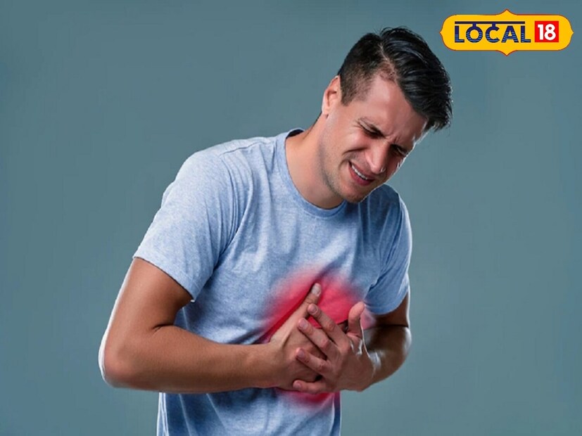 Heart Attack: গোটা বিশ্বে বহু মানুষ হার্ট অ্যাটাকে আক্রান্ত হয়ে মারা যান প্রতিদিন। আর এই সংখ্যা নেহাত কম নয়। তবে বর্তমান সময়ে কম বয়সীদের মধ্যেও এই হার্ট অ্যাটাকের সংখ্যা ক্রমশ বেড়েই চলেছে। এই সমস্যার একাধিক কারণ সামনে উঠে আসছে বারংবার। তবুও সচেতন হচ্ছে না নতুন প্রজন্ম। Heart Attack: গোটা বিশ্বে বহু মানুষ হার্ট অ্যাটাকে আক্রান্ত হয়ে মারা যান প্রতিদিন। আর এই সংখ্যা নেহাত কম নয়। তবে বর্তমান সময়ে কম বয়সীদের মধ্যেও এই হার্ট অ্যাটাকের সংখ্যা ক্রমশ বেড়েই চলেছে। এই সমস্যার একাধিক কারণ সামনে উঠে আসছে বারংবার। তবুও সচেতন হচ্ছে না নতুন প্রজন্ম।