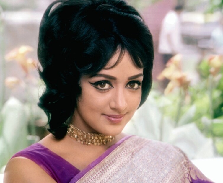 হেমা মালিনী এবং ধর্মেন্দ্র অনেক বলিউড ছবিতে একসঙ্গে কাজ করেছেন। তাদের জুটি 'শোলে', 'দ্য বার্নিং ট্রেন', 'রাজা জানি', 'ধর্ম-বীর', 'বাগবত'-এর মতো হিট ছবিতে দেখা গেছে। তাদের অনস্ক্রিন এবং অফস্ক্রিন রসায়ন সবসময় দর্শকদের মুগ্ধ করেছে।