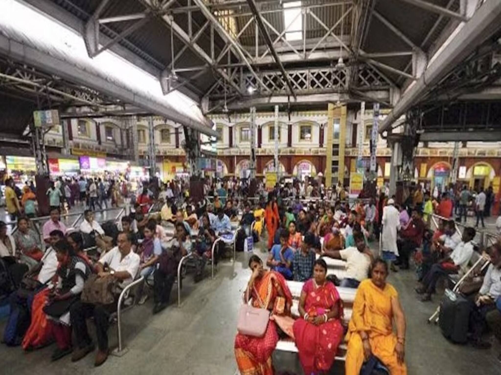 কমে যাবে হাওড়া স্টেশনের ভিড়,হবে না ঠেলাঠেলি,আপনাদের স্বস্তির জন্য বড় ভাবনাচিন্তা রেলের!