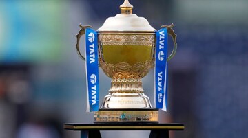 IPL ওপেনিং সেরিমনিতে অনুষ্কার নাচ!নিজেকে ঠিক রাখতে পারেননি স্বামী বিরাট,যা করে বসেন মাঠে..
