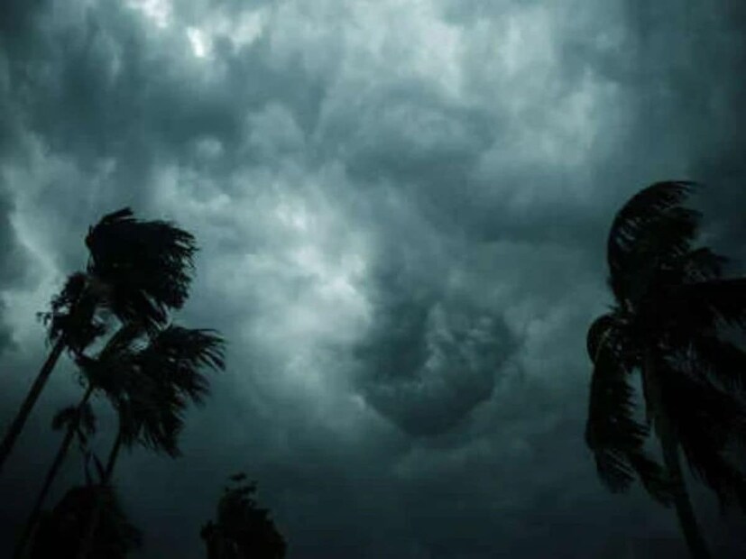 কালবৈশাখীর সম্ভাবনা বাঁকুড়া, ঝাড়গ্রাম, পশ্চিম মেদিনীপুর, পূর্ব বর্ধমান, হাওড়া ও হুগলি এই চার জেলাতে। সব জেলাতেই দমকা ঝড় ৪০ থেকে ৬০ কিলোমিটার গতিবেগে বজ্রবিদ্যুৎ সহ বৃষ্টি ও শিলাবৃষ্টির সতর্কতা। উত্তরবঙ্গের জেলাগুলিতেও ৩০ থেকে ৪০ কিলোমিটার গতিবেগে দমকা ঝড় বইবে। 