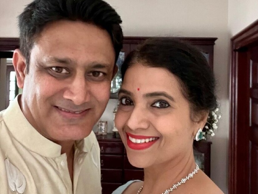 ক্রিকেটভক্তরা জানেন, লড়াই করতে কখনও ভয় পাননি তিনি। ভাঙা চোয়াল নিয়েও মাঠে নেমে লড়াই করেছিলেন। অনিল কুন্বলের সেই লড়াইয়ের কথা সমর্থকরা ভোলেননি। ব্যক্তিগত জীবনেও ভালবাসা পেতে লম্বা লড়াই করতে হয়েছিল অনিল কুম্বলেকে।
