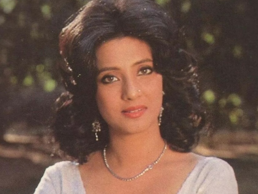 ২৮ মার্চ ১৯৫৪ সালে সুচিত্রা সেন এবং দিবানাথ সেনের ঘরে জন্মগ্রহণ করেছিলেন। মা হওয়ার পর এই অভিনেত্রী বলিউডে অভিষেক করেছিলেন। প্রথম ছবিতেই সাহসী দৃশ্য দিয়ে তিনি বিখ্যাত হয়ে ওঠেন। তিনি কেবল একজন দক্ষ অভিনেত্রীই নন, একজন চমৎকার চিত্রশিল্পীও, যা তিনি যামিনী রায়ের কাছ থেকে আঁকা বা পেন্টিং শিখেছিলেন।
