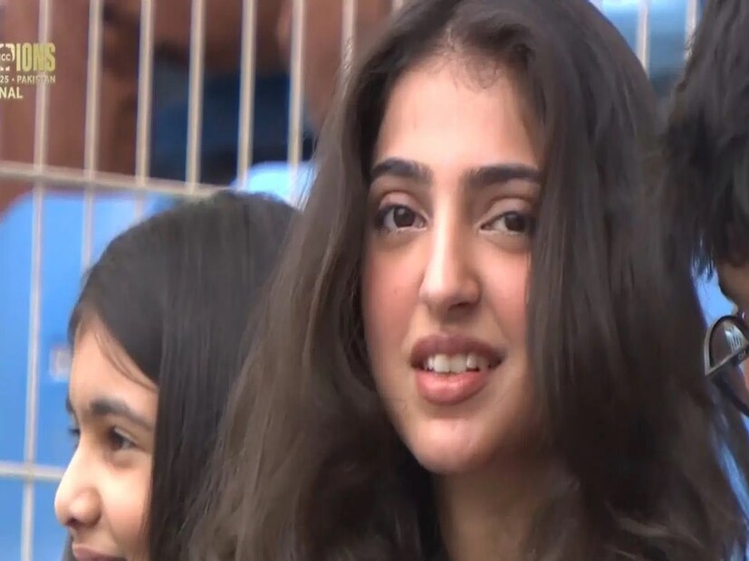 কোন সুন্দরী সেরা সুন্দরী হবেন সেটা আপনি বেছে নিন৷