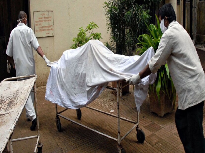 তাদের বাড়ি মন্দারমণি উপকুল থানায় রামচন্দ্রনগর গ্রামে। মঙ্গলবার দুটি মৃতদেহটি ময়না তদন্তে জন্য কাঁথি মহাকুমা হাসপাতালের পাঠিয়েছি পুলিশ।  Photo- Representative
