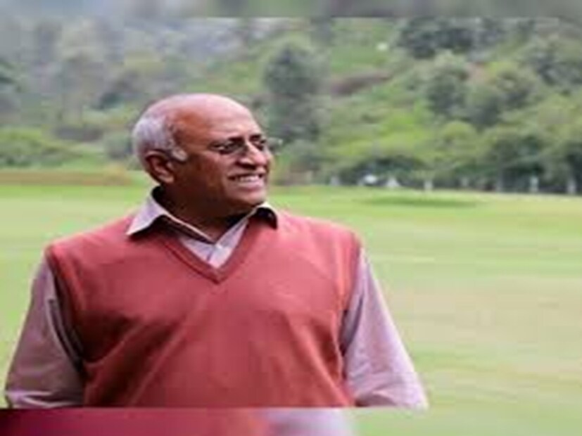 আর সুনীতা উইলিয়ামসের মতো ভারতীয় বংশোদ্ভূত মহাকাশচারীর এই গর্বের কাহিনির মধ্যেই ফের উঠে আসছে ভারতের প্রথম মহাকাশচারী রাকেশ শর্মার কথা। বর্তমানে কেমন আছেন তিনি? কোথায় আছেন, সেই গল্পই শুনব আমরা।
