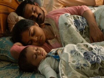 বিছানায় একসঙ্গে শোয় বাচ্চা...? কত বছর বয়স পর্যন্ত 'সন্তানকে' সঙ্গে নিয়ে ঘুমানো উচিত? বিছানায় একসঙ্গে শোয় বাচ্চা...? কত বছর বয়স পর্যন্ত 'সন্তানকে' সঙ্গে নিয়ে ঘুমানো উচিত?