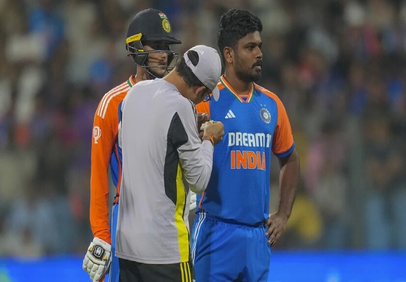 গত মাসে ভারত বনাম ইংল্যান্ড পঞ্চম টি-টোয়েন্টি ম্যাচে জোফ্রা আর্চারের বলের মুখোমুখি হয়ে আঙুলে চোট পান স্যামসন। চোটের পর তাঁর আঙুলে অস্ত্রোপচার হয়েছিল। তারপর থেকে তিনি বেঙ্গালুরুতে সেন্টার অফ এক্সিলেন্সে রিহ্যাবে ছিলেন৷