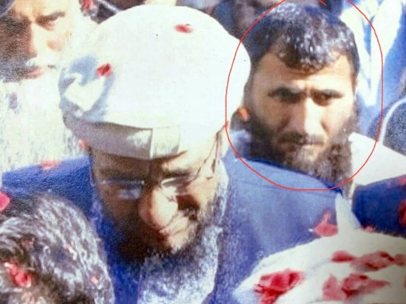 পাকিস্তানে সাম্প্রতিক কালে ভারত বিরোধী অনেক সন্ত্রাসবাদীর রহস্যময় মৃত্যু ঘটেছে। এর মধ্যে প্রথম নাম রিয়াজ আহমদ ওরফে আবু কাসিমের। লস্করের এই টপ কমান্ডার করাচিতে মারা গিয়েছিল। 