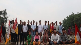 ত্রিপুরার মুখ্যমন্ত্রী মানিক সাহা ককবরক স্ক্রিপ্ট ইস্যুতে সমাধানের আশ্বাস দিয়েছেন। মথার ছাত্র সংগঠন টিএসএফ রোমান হরফের দাবিতে আন্দোলন করছে। সরকার ছাত্রছাত্রীদের ভবিষ্যত নিয়ে আপোস করবে না। 