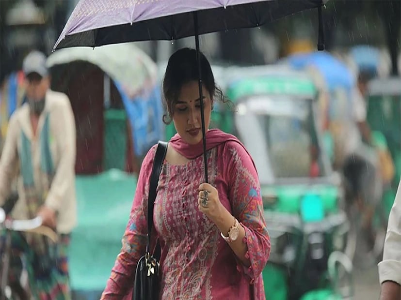 রবিবার থেকে সোমবার হট ডে পরিস্থিতি দক্ষিণবঙ্গ জুড়ে। আরও ২ ডিগ্রি পর্যন্ত তাপমাত্রা বাড়তে পারে। আজ-কাল চরমে গরম। আজ তাপপ্রবাহের সতর্কবার্তা পশ্চিমের ছয় জেলায়। আপাতত শুষ্ক আবহাওয়া। বৃষ্টির সম্ভাবনা নেই।