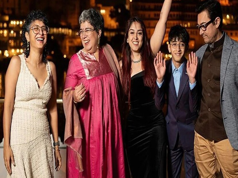 আমির খান প্রথমে ১৯৮৬ সালে রীনা দত্তকে বিয়ে করেন এবং তাদের দুই সন্তান রয়েছে—ইরা খান ও জুনাইদ খান। ২০০২ সালে তাদের বিবাহবিচ্ছেদ হয়। এরপর ২০০৫ সালে আমির চলচ্চিত্র নির্মাতা কিরণ রাওকে বিয়ে করেন এবং ২০২১ সালে তারা বিচ্ছেদের ঘোষণা দেন। কিরণের সঙ্গে তার এক ছেলে আছে, আজাদ, যিনি সারোগেসির মাধ্যমে জন্মগ্রহণ করেন। আমির তার প্রাক্তন দুই স্ত্রীর সঙ্গে বন্ধুত্বপূর্ণ সম্পর্ক বজায় রেখেছেন।