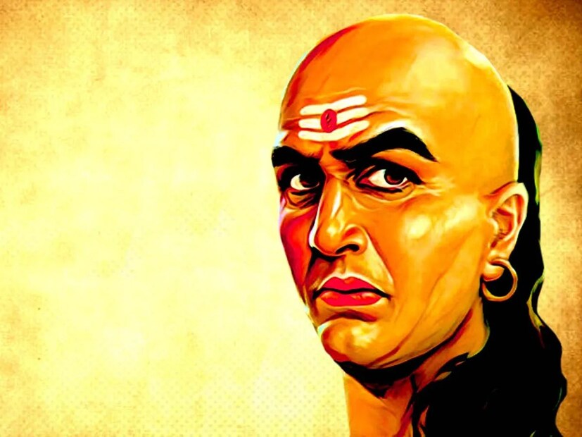 অযথা খরচ করা উচিত নয়। চাণক্য নীতি অনুসারে, অপরিকল্পিতভাবে টাকা খরচ করা উচিত নয়। যে ব্যক্তি অকারণে টাকা খরচ করার অভ্যাসে আসক্ত, সে কখনোই অর্থ জমাতে পারে না এবং তার এই অভ্যাসের কারণে তার অর্থ সবসময় ফুরিয়ে যায়।