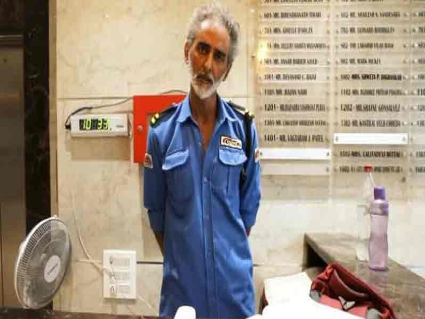 'ব্ল্যাক ফ্রাইডে' ছবিতে কমিশনার শর্মার চরিত্রে অভিনয় করেন তিনি। 'গুলাল' ছবিতে তাঁর চরিত্রটি স্বল্প হলেও বেশ গুরুত্বপূর্ণ ছিল।