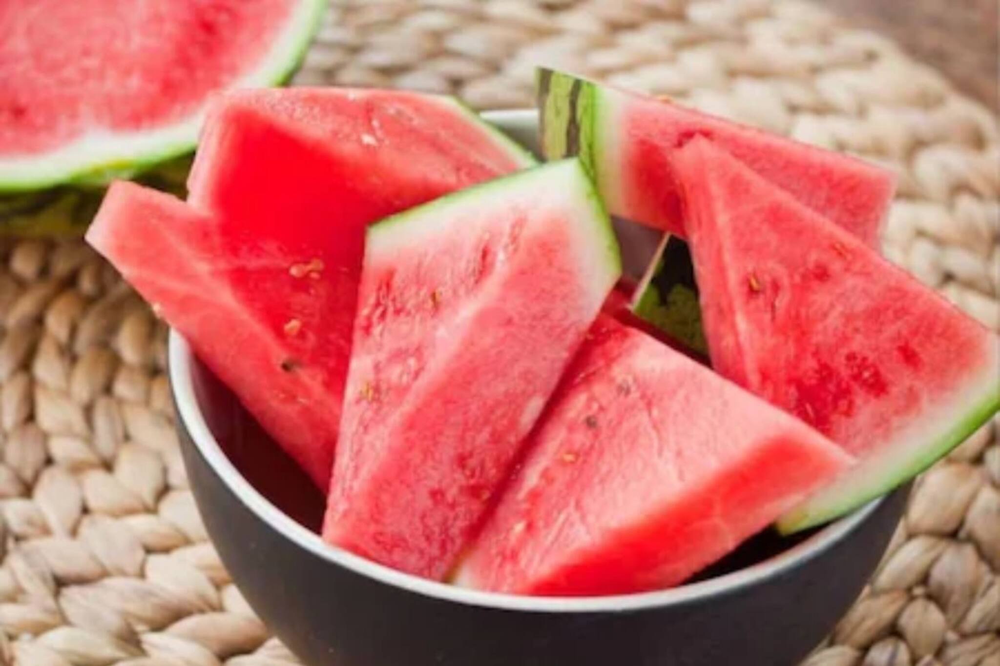 গরমে শরীর ভাল রাখে তরমুজ, কিন্তু কাদের জন্য একদমই ভাল নয় এই ফল?