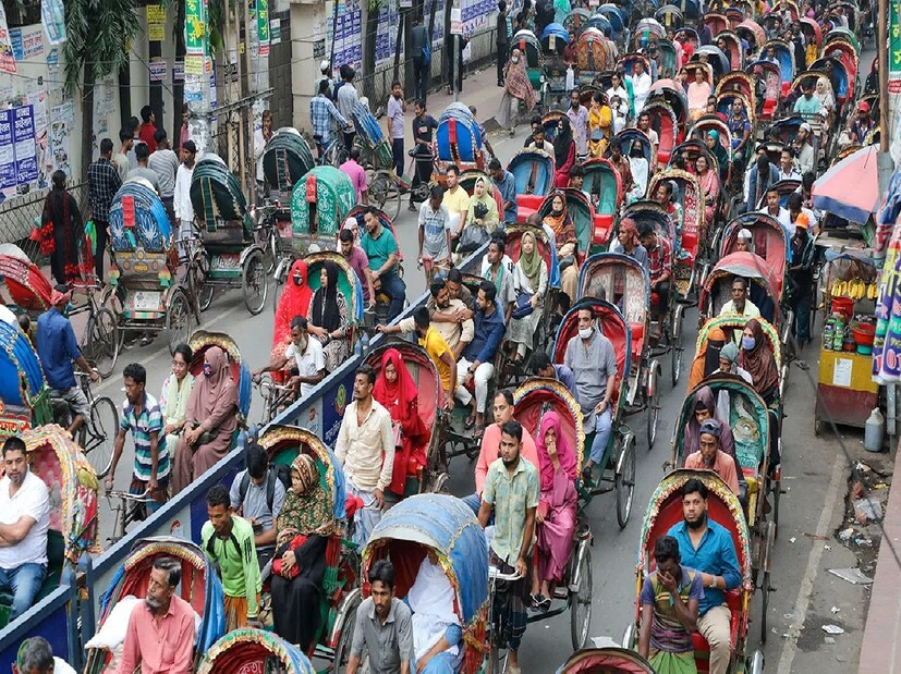 বাংলাদেশে ঘুরতে যাওয়া মার্কিন নাগরিকদের পকেটমারির মতো ছোটখাটো অপরাধের বিষয়েও সতর্ক করে দিয়েছে আমেরিকার বিদেশ দফতর। নির্দেশিকা বলা হয়েছে, জনবহুল এলাকায় পকেটমারি থেকে সতর্ক থাকা প্রয়োজন।