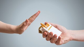 ধূমপান ছাড়ার পর ফুসফুস পরিষ্কার করবেন কীভাবে? 'এই' খাবারগুলি গলিয়ে বের করে দেবে জমে থাকা সব ময়লা, জানুন...