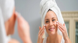 স্কিন কেয়ার। প্রতীকী ছবি। স্কিন কেয়ার। প্রতীকী ছবি।