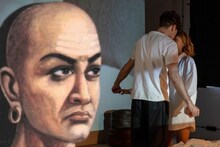 কমবে দাম্পত্য কলহ,সাংসারিক অশান্তি! সম্পর্কে বাড়বে উষ্ণতা!চাণক্যর এই বেডরুম সিক্রেট জানুন