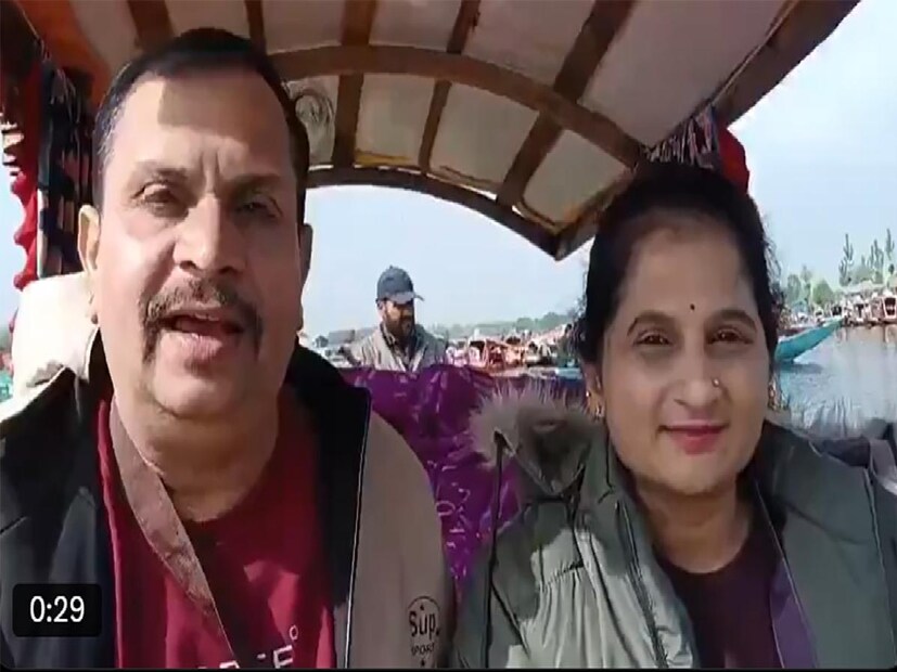 কংগ্রেস মন্ত্রীর আরও দাবি, 'উনি (পল্লবী রাও, নিহত মঞ্জুনাথ রাওয়ের স্ত্রী) বলেছেন, ছেলেকে একজন সংখ্যালঘু বাঁচিয়েছেন। দেখুন, ওঁর সঙ্গে যা ঘটেছে সেই শোকে উনি মানসিক নিয়ন্ত্রণ হারিয়ে ফেলেছেন। এই গোটা ঘটনা দেখলেই বোঝা যাবে কে কার প্রাণ বাঁচিয়েছে। তাহলে সংখ্যালঘুকেও কেন মারল জঙ্গিরা?'