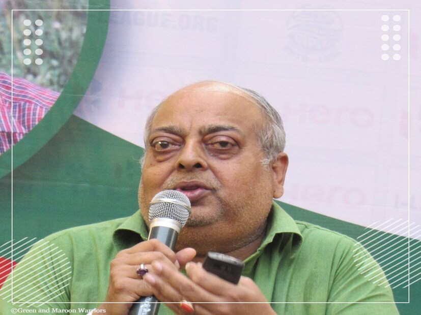 : মোহনবাগানে ভোটের দামামা বেজে গেছে কয়েকদিন আগেই। সৃঞ্জয় বসু নাকি বর্তমান শাসকগোষ্ঠীর দেবাশিষ দত্তের কমিটি কে ফিরবে মোহনবাগানের ক্ষমতায়? এই প্রশ্নের উত্তর এখনই পাওয়া মুশকিল কারণ, ভোটের হাওয়া জোরদার বইছে। দু'পক্ষই শুরু করে দিয়েছে তাদের প্রচার। এর মধ্যে মোহনবাগান ক্লাবের সভাপতি পদ থেকে ইস্তফা দিলেন স্বপন সাধন বসু ওরফে টুটু বোস। ইস্তফা পত্র দিয়ে টুটু বসু লিখেছেন, ‘সভাপতির চেয়ার থেকে কোন এক পক্ষের প্রচার করা উচিত নয়। চেয়ার কিংবা পদের অপব্যবহার কখনও আমি করিনি। এবারও করব না। বহু বছর ধরে আমি মোহনবাগান ক্লাবের সঙ্গে জড়িয়ে। মোহনবাগান ক্লাব আমার কাছে মাতৃসম।’