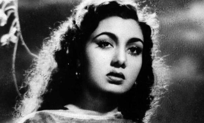 নিম্মির মা ওয়াহিদান ১৯৩০-এর দশকে কিছু ছবিতে কাজ করেছিলেন। এমন পরিস্থিতিতে, মেহবুব খানের সাথে তার বন্ধুত্ব হয়েছিল। একদিন মেহবুব খান নিম্মিকে ডাকেন। যেখানে আন্দাজ ছবির শুটিং চলছিল। এর নায়ক ছিলেন রাজ কাপুর। রাজ সাহেবও সেই সময় তাঁর বরসাত ছবি নিয়ে কাজ করছিলেন এবং তিনি একজন নতুন মুখ খুঁজছিলেন। তারপর তার চোখ নিম্মির উপর পড়ল এবং সে তৎক্ষণাৎ তাকে একটা প্রস্তাব দিল। নিম্মিকে প্রেমনাথের বিপরীতে বারসাতে দ্বিতীয় প্রধান চরিত্রে দেখা গিয়েছিল।