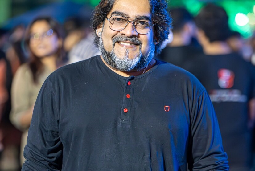 দীর্ঘ ২৫ বছর পর বড় পর্দায় দেখা যাবে রাতুল শঙ্কর কে. এর আগে রাতুল অভিনয় করেছিলেন ঋতুপর্ণ ঘোষের ছবি উৎসব এ । ঈশা এবং রাতুল ছাড়াও ট্রেলার লঞ্চ এর অনুষ্ঠানে উপস্থিত ছিলেন চান্দ্রেয়ী ঘোষ, অনুরাধা মুখার্জী, মিউজিক কম্পোজার সাইন প্রমুখ।